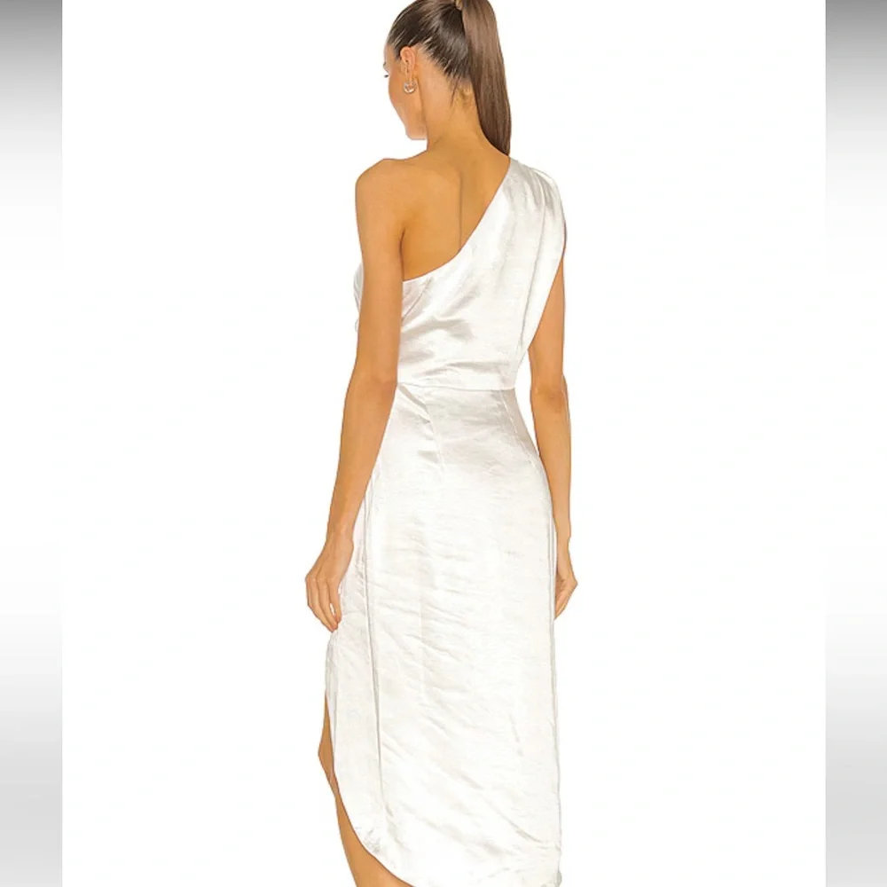 Stunning Elliatt dress in ivory - Picture 4 of 8
